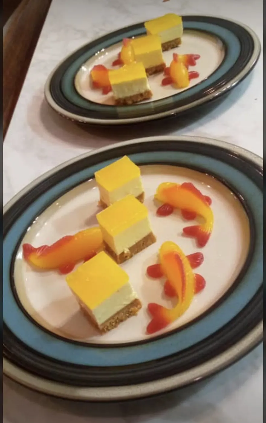 Mango cheesecake squares